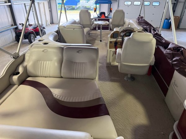 Pre-Owned 2011 Crest 25 STD Power Boat for sale